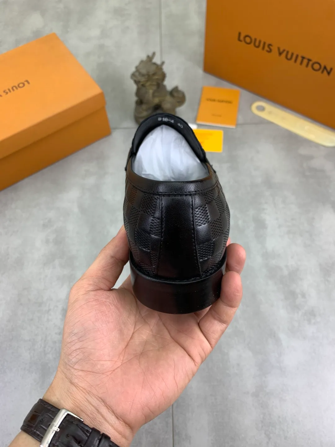 Men's Men's Shoes 💰P420 [New Style] 💰Yangli💎💎💎[Louis Vuitton] LV high-end men's formal business leather shoes, original order 1:1! Original imported calfskin, original metal buckle, imported sheepskin lining for feet, original outsole, men's shoe size: 39-45 (38.46 customized) black optional